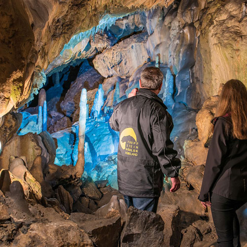 In den Rübeländer Tropfsteinhöhlen finden geführte Rundgänge statt.