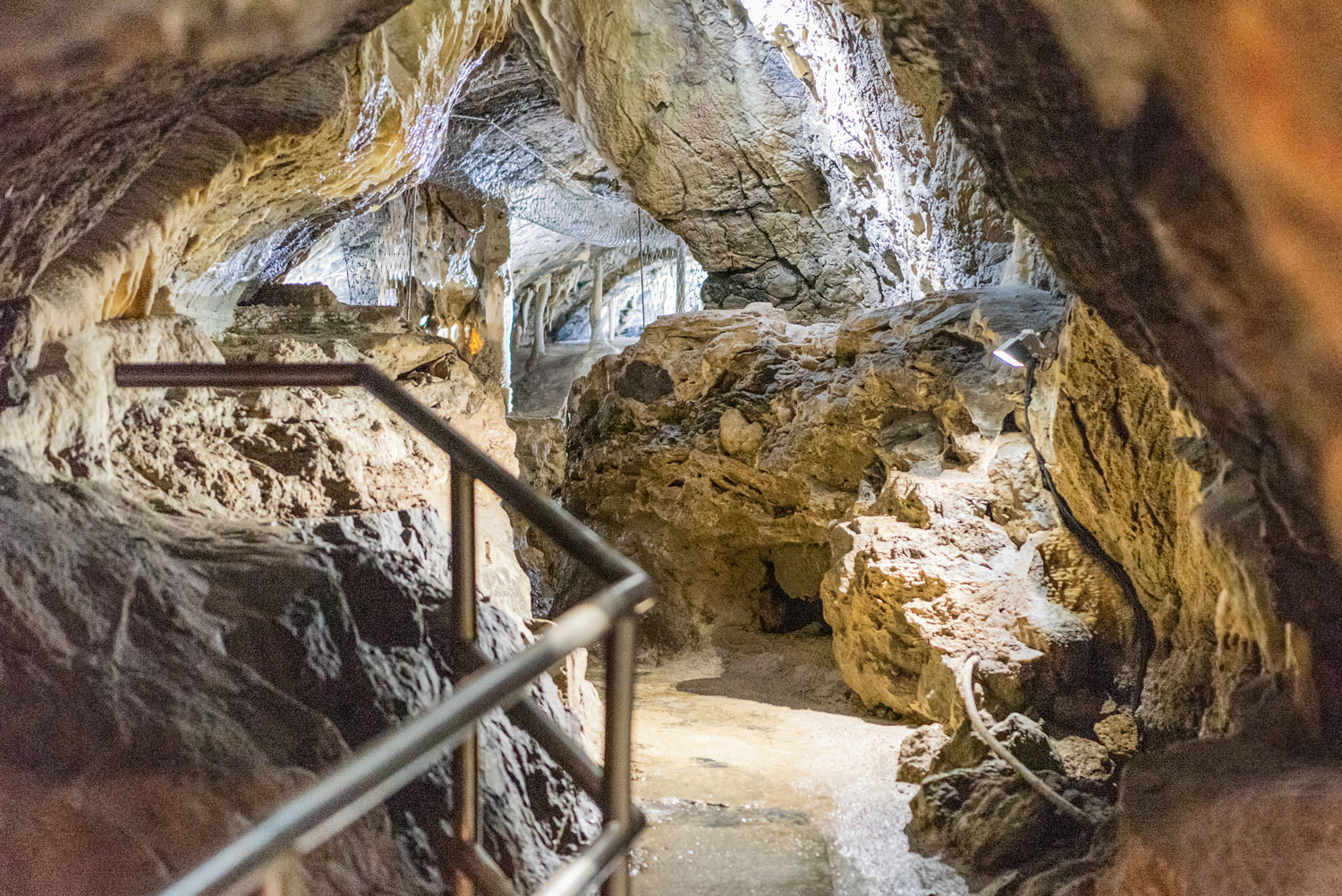 Gang durch die Hermannshöhle Rübeland.